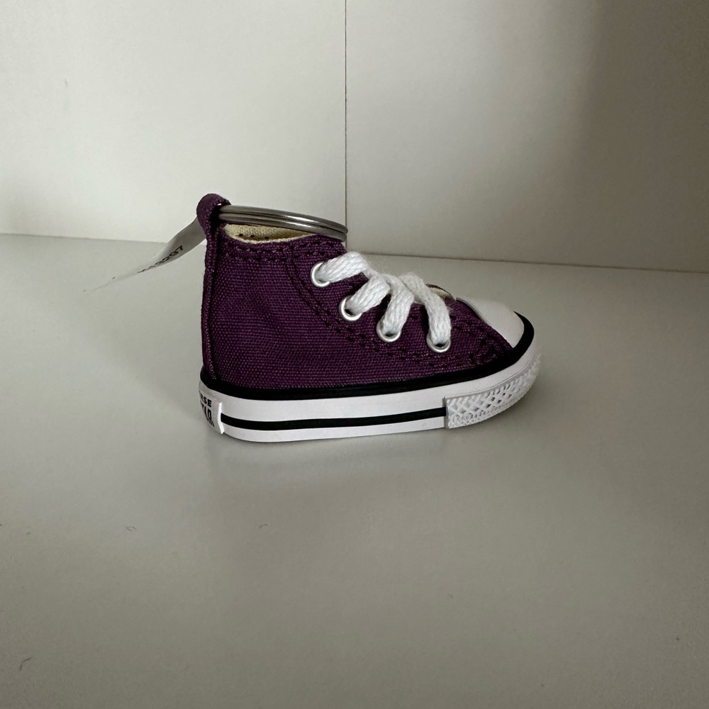 Converse Chuck Taylor All Star Keychain - Picture 3 of 6